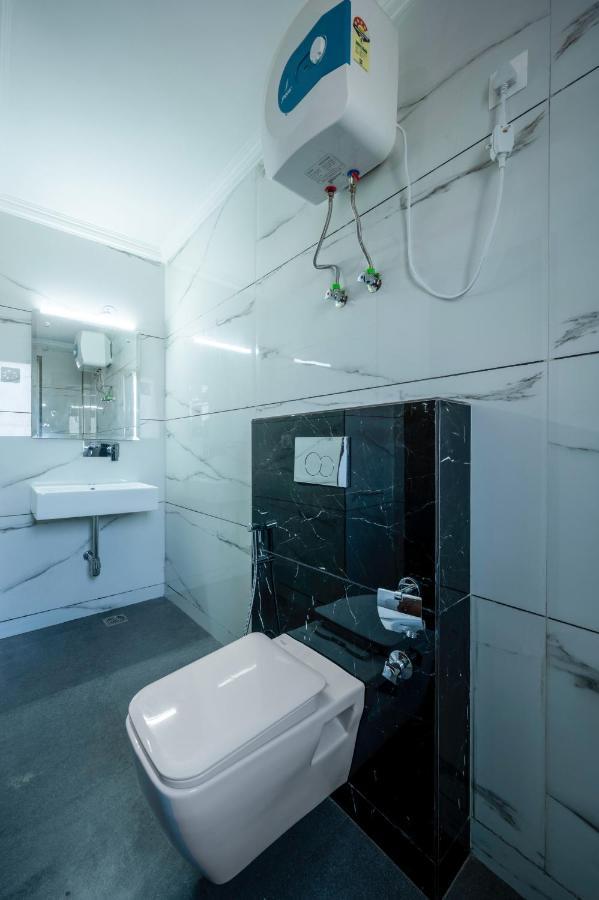 The Palms Inn I Near Medanta Medicity I Sec-38 Gurgaon Luaran gambar